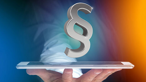 Anzugtraeger-Smartphone-Paragraf-194277643-AS-Production-Perig