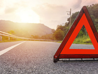 Warndreieck-293125615-AS-aogreatkim