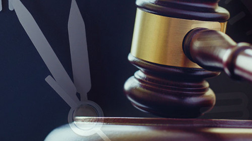 Uhr-Richterhammer-254211308-AS-sergign