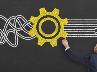 Anzugtraeger-Zahnrad-Pfeile-192537727-AS--turgaygundogdu