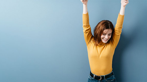 Frau-tanzt-326740963-AS-contrastwerkstatt