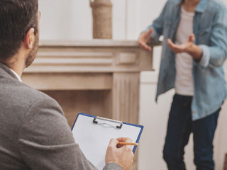 Therapeut-Patient-243405511-AS-Viacheslav-Iakobchuk