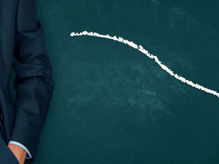 Anzugtraeger-Pfeil-negativ-165800510-AS-jirsak