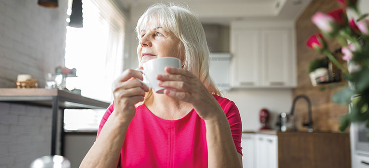 Seniorin-Tasse-193930590-AS-innervisionpro
