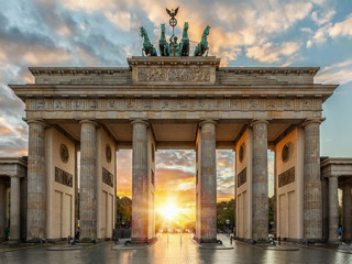 Brandenburger-Tor-176098557-AS-moofushi