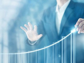 Anzugtraeger-Pfeil-298001679-AS-ipopba