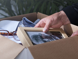 Witwe-raeumt-auf-89293568-AS-Photographee-eu