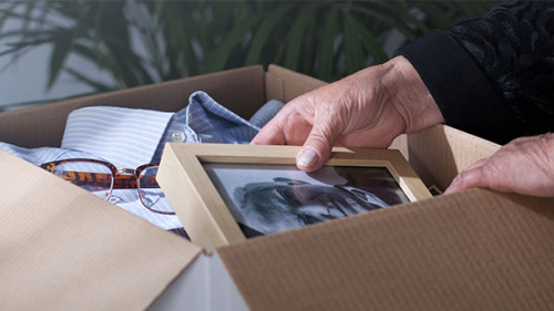 Witwe-raeumt-auf-89293568-AS-Photographee-eu