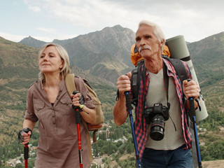 Paar-wandern-218485906-AS-andreybiling