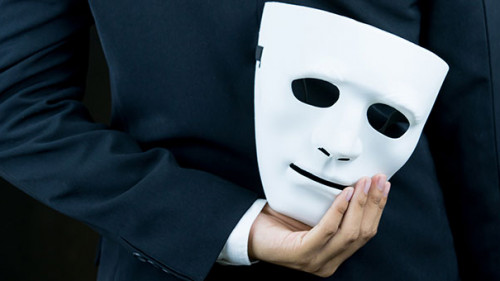 Businessman-Maske-172024941-AS-ittipol