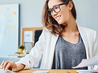 Frau-Homeoffice-248501615-AS-baranq