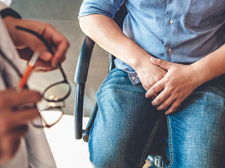 Arzt-Patient-286152548-AS-Pissanu