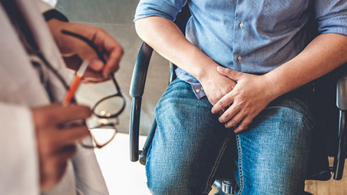 Arzt-Patient-286152548-AS-Pissanu