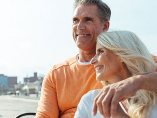 Paar-23487846-AS-oneinchpunch