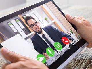 Tablet-Videochat-286938945-AS-Andrey-Popov