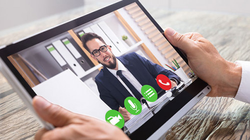 Tablet-Videochat-286938945-AS-Andrey-Popov