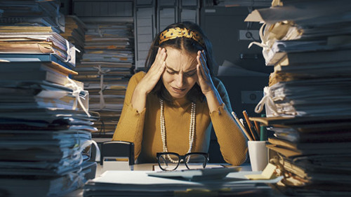 Frau-Stress-299381714-AS-stokkete