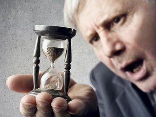 Businessman-Sanduhr-47804374-AS-olly