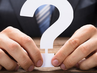 Anzugtraeger-Fragezeichen-169076313-AS-Andrey-Popov