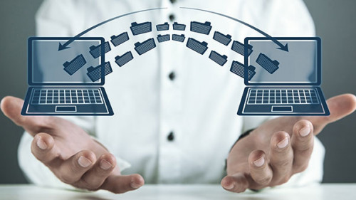 Mann-Laptop-Transfer-249182049-AS-andranik123