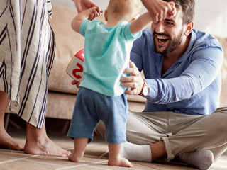 Paar-Kind-228803724-AS-luckybusiness