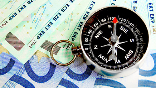 Geldscheine-Kompass-66499800-AS-Artem-Shadrin