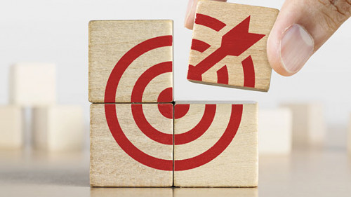 Hand-Wuerfel-264600173-AS-Costello77