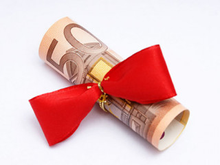 Geldscheine-Schleife-17441707-AS-Kramografie