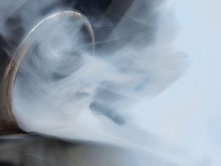 Auspuff-Qualm-288345862-AS-Rainer-Fuhrmann