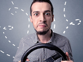 Mann-Lenkrad-Fragezeichen-179311518-FO-ra2-studio