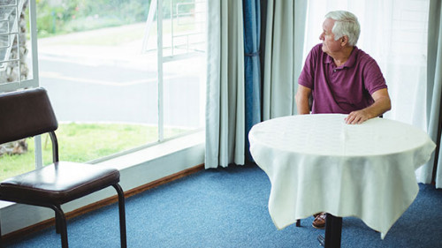 Einsamer-Rentner-113313314-FO-WavebreakMediaMicro