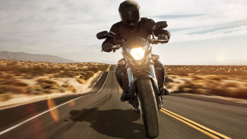 05082020_Motorradfahrer_128029930_FO_lassedesignen