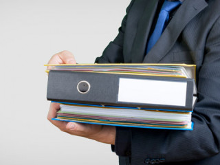 05082020_Aktenordner_Mann_67454703_FO_Einstock