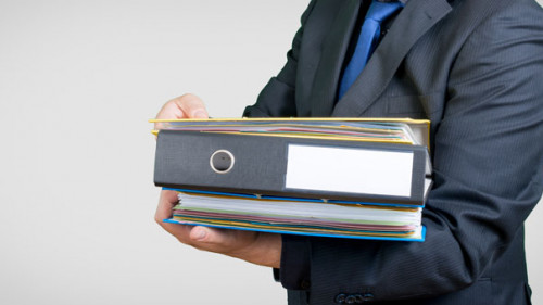 05082020_Aktenordner_Mann_67454703_FO_Einstock
