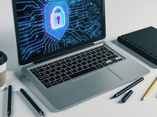 Laptop-Schloss-305884619-AS-Andrey