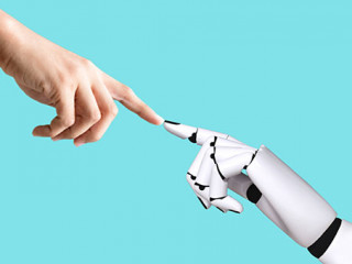 Roboterhand-Menschenhand-274443583-AS-sompong_tom