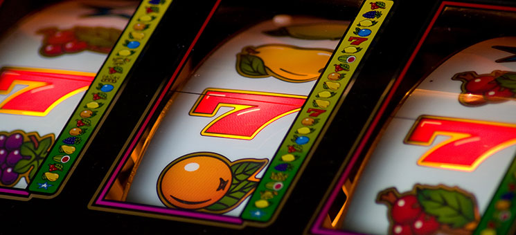 Spielautomat-27683067-AS-picsxl