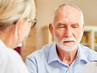 Mann-Aerztin-267911424-AS-Robert-Kneschke