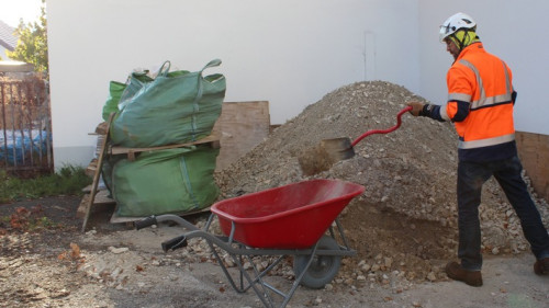 Helfer im Eigenbau 2020.jpg