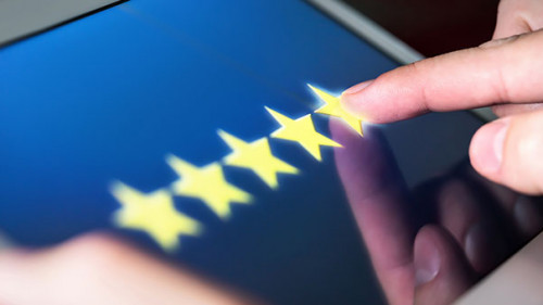 Hand-Tablet-Sterne-232435904-AS-terovesalainen