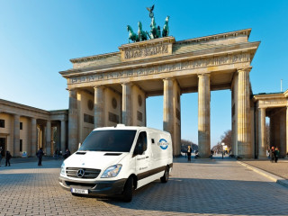 GuW_Transporter_Brandenburger_Tor.jpg