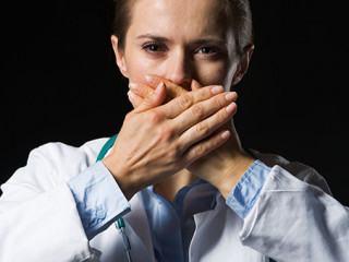 Aerztin-schweigt-54186366-AS-Alliance