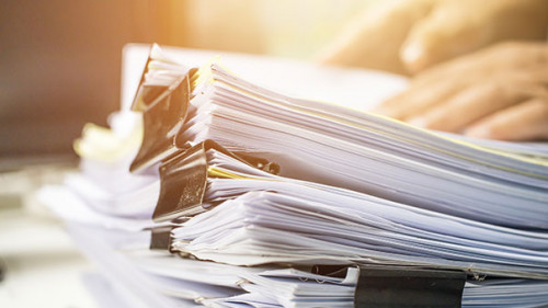 Papierstapel-166398897-AS-smolaw11