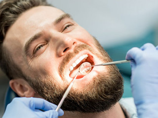 Zahnarzt-Patient-141987416-AS-rh2010