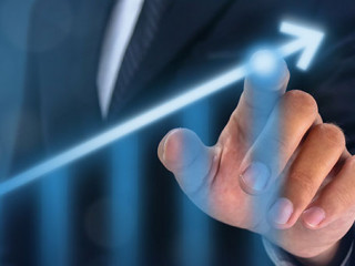 Anzugtraeger-Pfeil-positiv-232992664-AS-Monopoly919