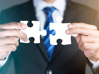 Anzugtraeger-Puzzle-189189850-AS-Worawut