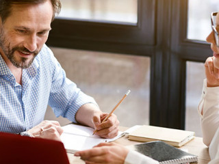 Gespraech-Laptop-137309286-AS-zinkevych