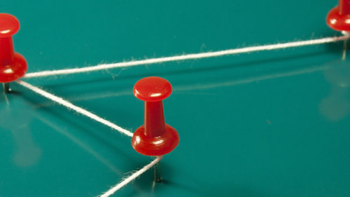 Faden-um-Stecknadeln-58618836-AS-darval