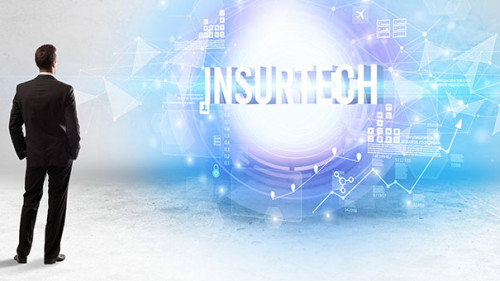 Anzugtraeger-InsurTech-346868407-AS-ra2-studio