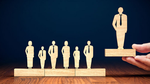 Hand-Koepfe-237839597-AS-jirsak